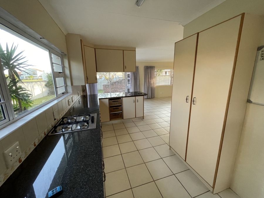 To Let 3 Bedroom Property for Rent in Kidds Beach Eastern Cape